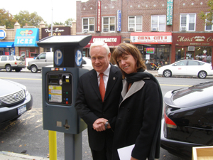 Commissioner Janette Sadik-Khan and Senator Marty Golden Commissioner Janette Sadik-Khan and Senator Marty Golden shaking hands