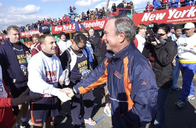 Mayor Bloomberg greeting the FDNY Marathoners