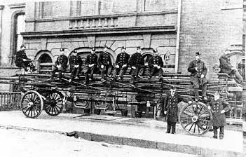 Old version of Ladeder 43 with members on top