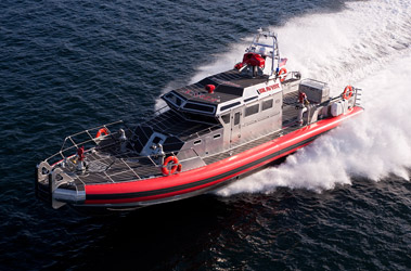 The FDNY's new fireboat, the Bravest.