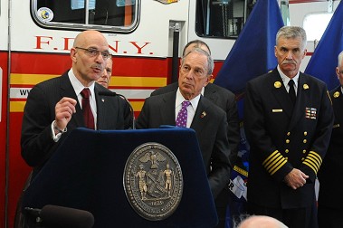 (L to R) Fire Commissioner Salvatore Cassano, Mayor Michael Bloomberg and Chief of Department Edward Kilduff unveil the new system at Engine 259/Ladder 128 in Queens.