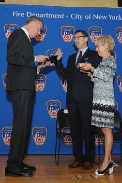 Daniel Nigro (with his wife, Lynn) is sworn in as the FDNY’s 33rd Fire Commissioner by Mayor Bill de Blasio.