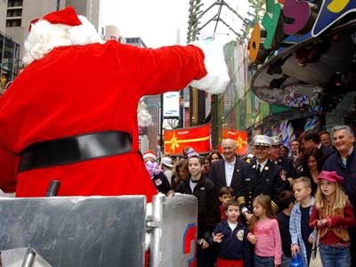 Holiday Event at Toys-R-Us (Times Square) January 19, 2006