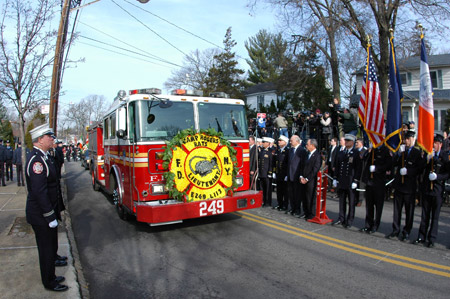 Mayor Michael Bloomberg, Fire Commissioner Nicholas Scoppetta, Chief of Department Salvatore Cassano and many other dignitaries paid tribute to Lt. John Martinson during his funeral on Staten Island.