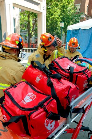 Members prepare their bags as the competition begins.