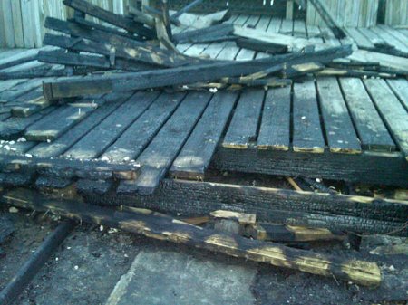 View of the charred deck material at East Houston Street.