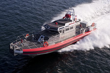 The FDNY's new fireboat, the Bravest.