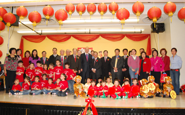 Gouverneur Greets the Year of the Tiger with Festivities