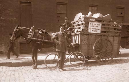 photo: recycling in NYC, 1909