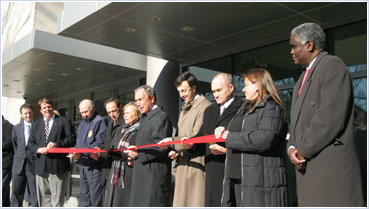 Mayor Bloomberg and OEM Executive Staff cut the ribbon at OEM's headquarters