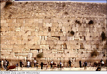 Photo copyright 1999 by Zola Levitt Ministries