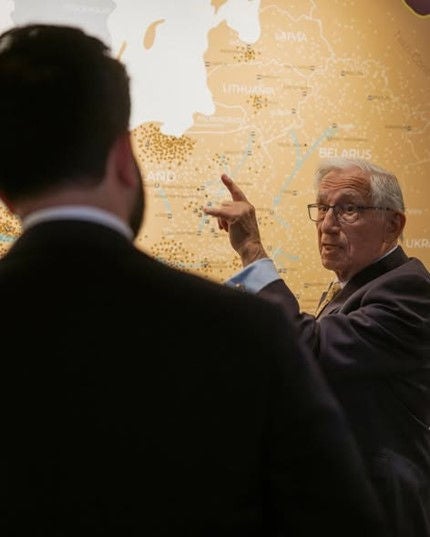 Photo of Mayor Mamdani's back at the Kupferberg Holocaust Center