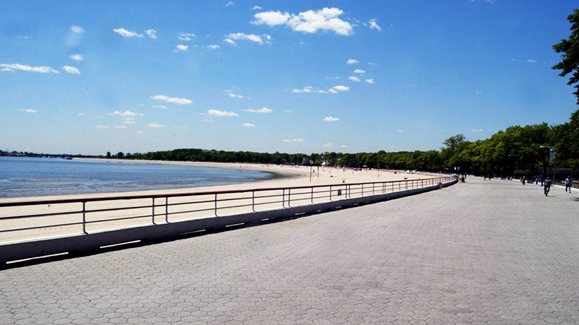 Orchard Beach walking path on a sunny day
                                           