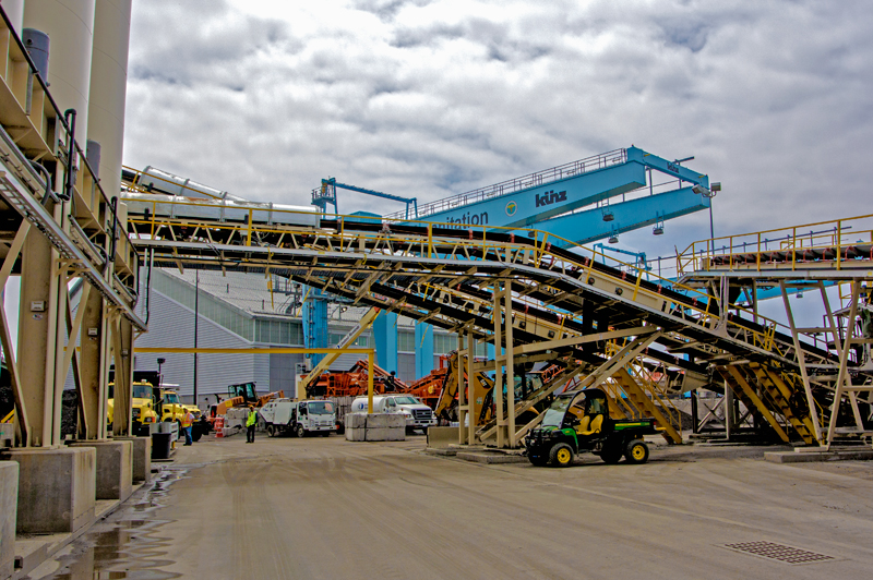 The Hamilton Asphalt plant in the afternoon.