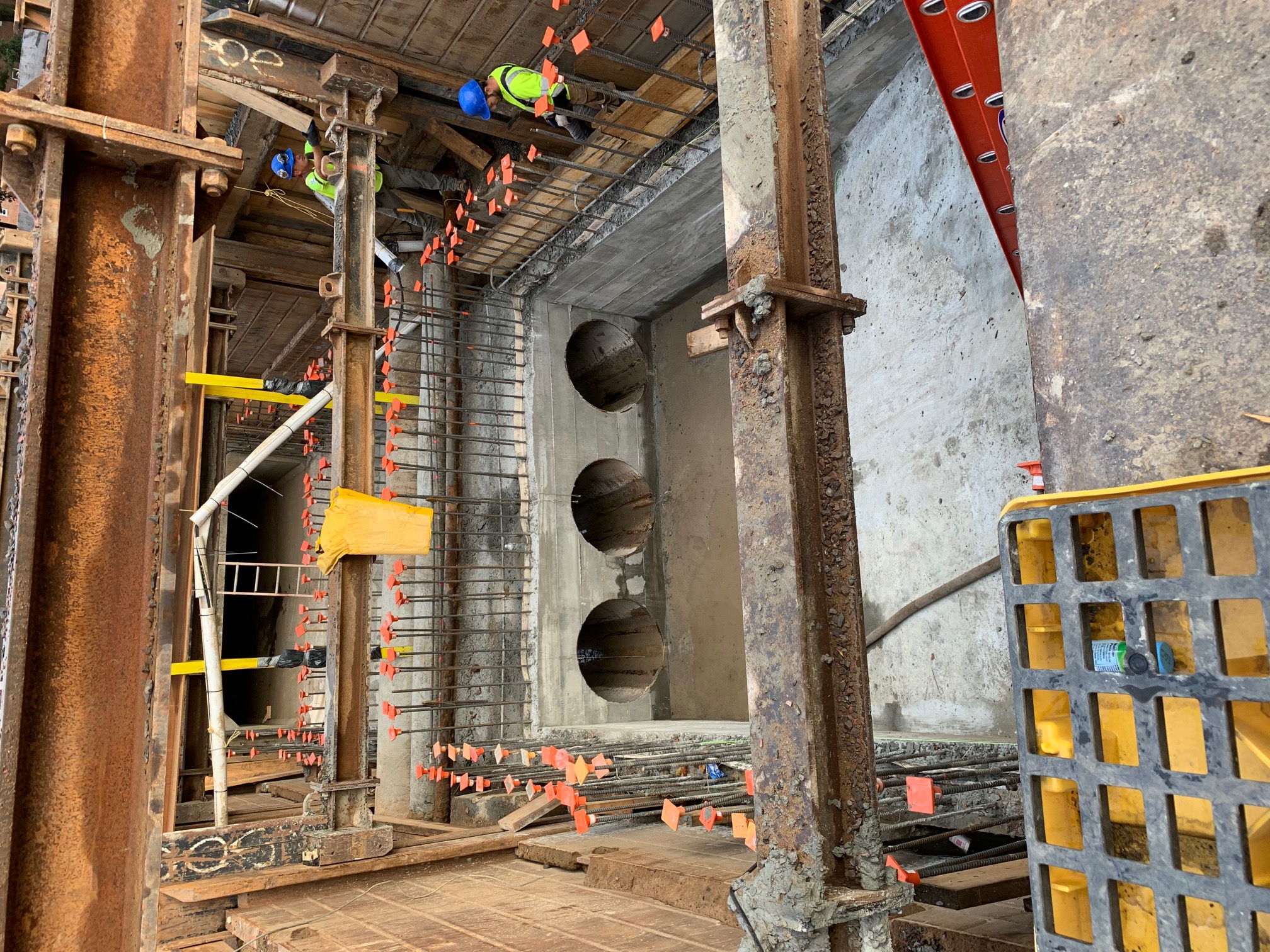 Installation of triple barrel siphon storm sewers