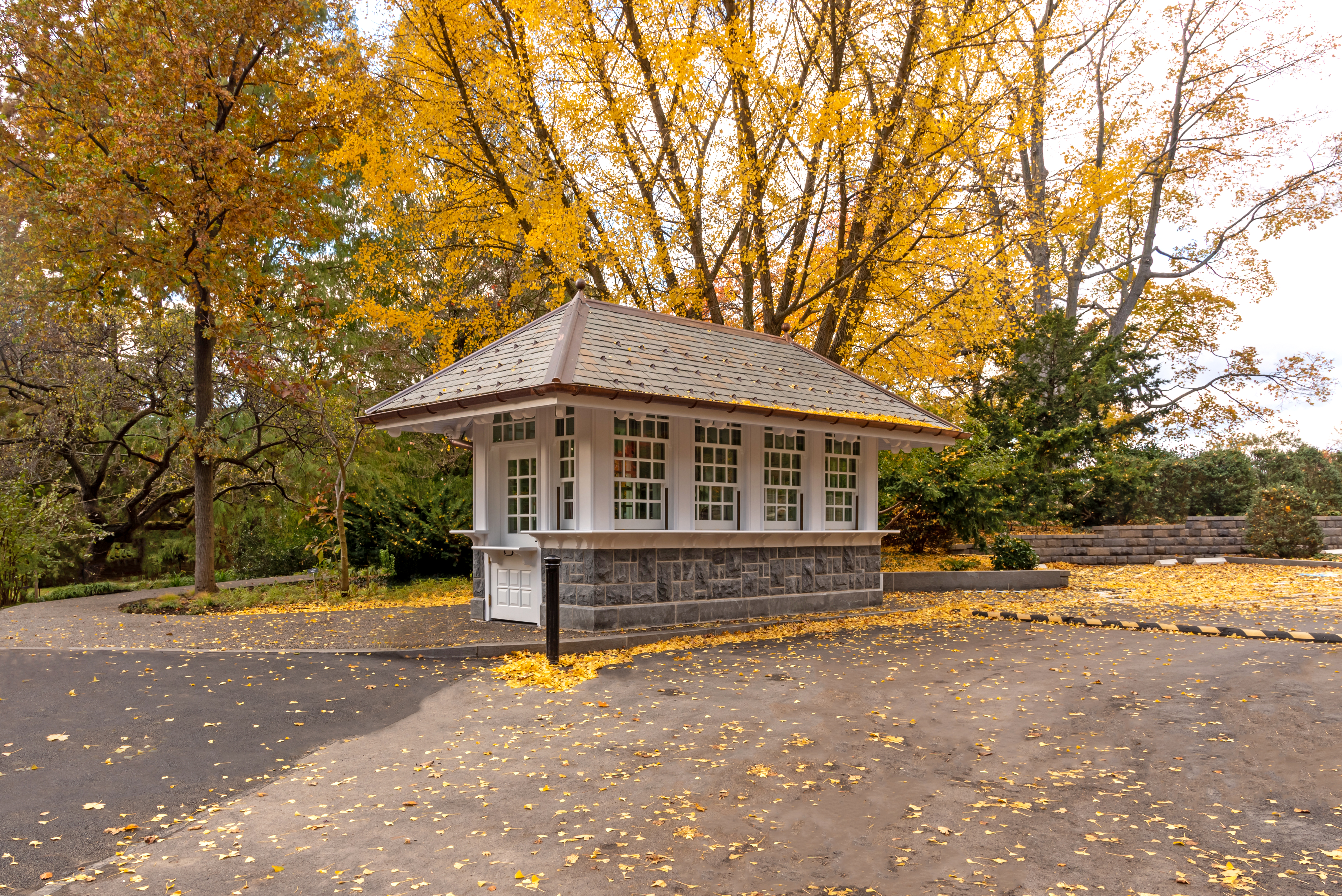 public entry gatehouse