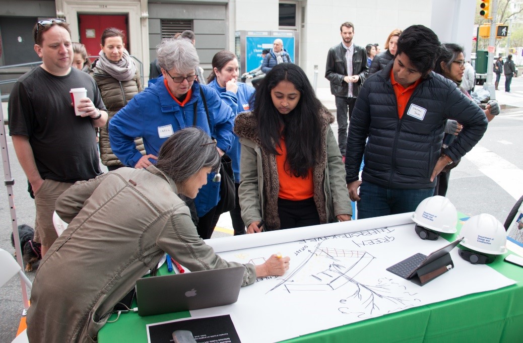Artist Nobouho Nagasawa talks with DDC staff and onlookers about the importance of nature and public art