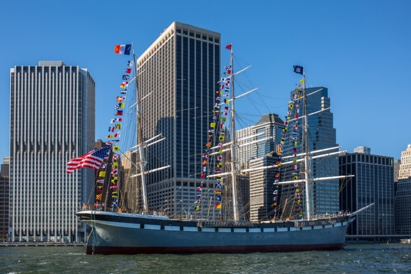 The Wavertree sailing through New York Harbor upon its return to the South Street Seaport in September 2016 (NYCDDC)