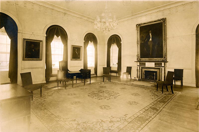 The Mayor’s Reception Room after the Grosvenor Atterbury restoration, circa 1915. Photograph by Apeda NY.