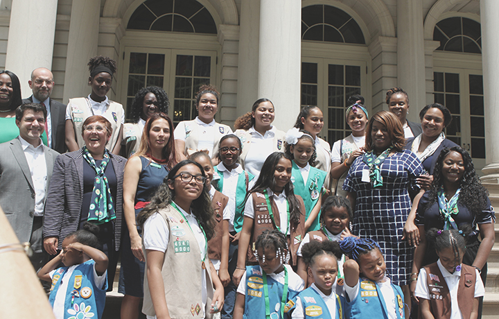 Commissioner Steven Banks talking to Girl Scout Troop 6000
