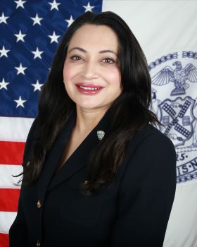 Dr. Anita Gupta - Chief Surgeon