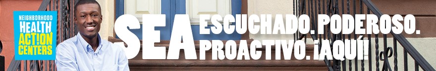 Un hombre de pie, sonriendo. El texto dice: Sea escuchado. Poderoso. Proactivo. Aqui
