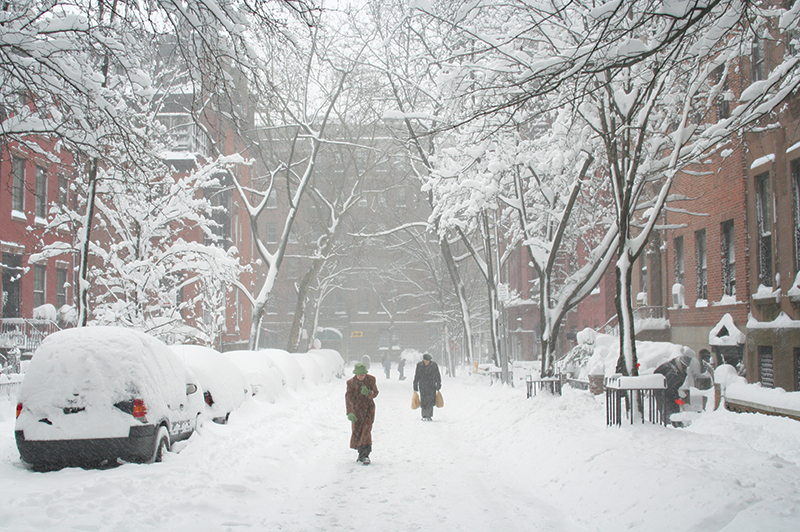 Winter car safety: What to keep in your car in case of a winter storm  emergency