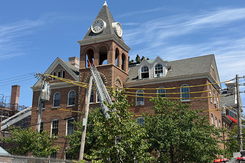 FDNY officials provide update on 4-alarm fire on Staten Island
                                           