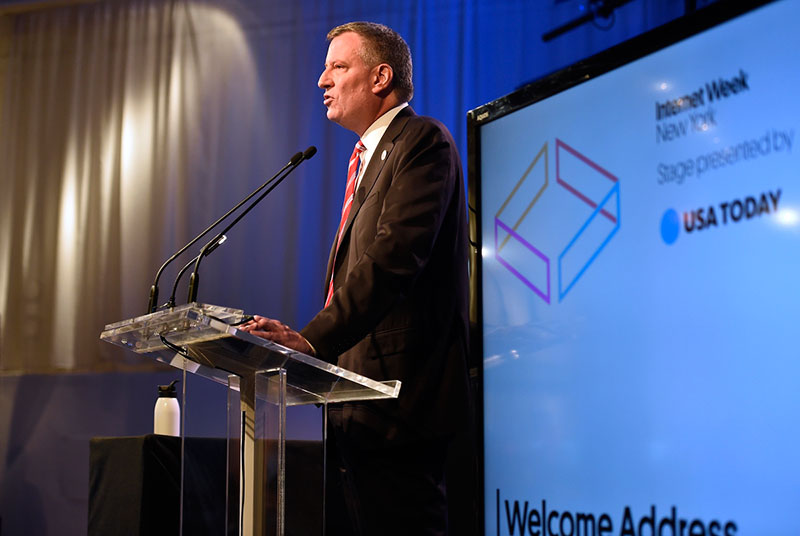 El alcalde de Blasio pronuncia discurso de apertura en la Semana de Internet de Nueva York 2014