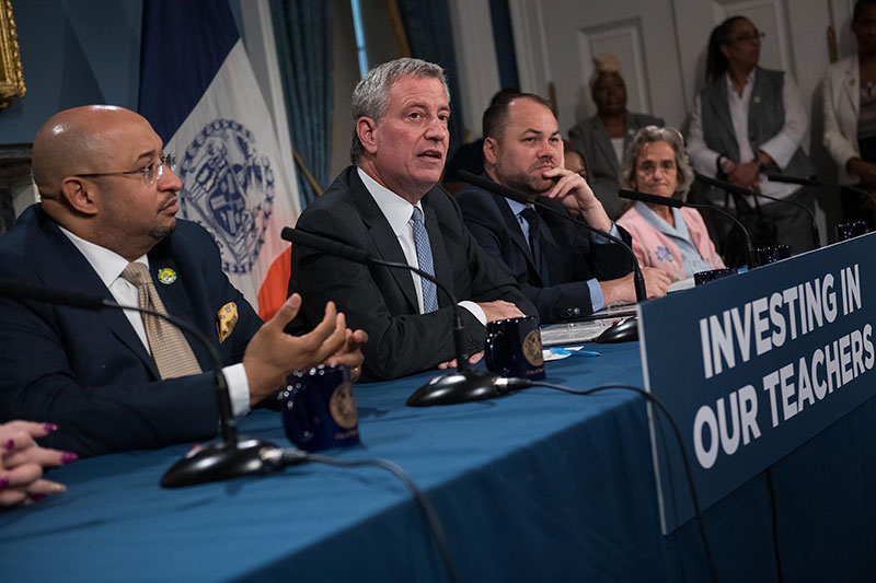 Mayor de Blasio Reach Tentative Contract Agreement for Early Childhood Education Employees