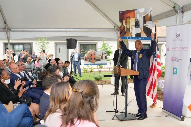 Mayor Adams, HUD, and NYCHA announced the completion of a $434 million full-scale revitalization of nine NYCHA developments under the PACT program, including at Independence Towers Community Center in Brooklyn. Credit: Ed Reed/Mayoral Photography Office