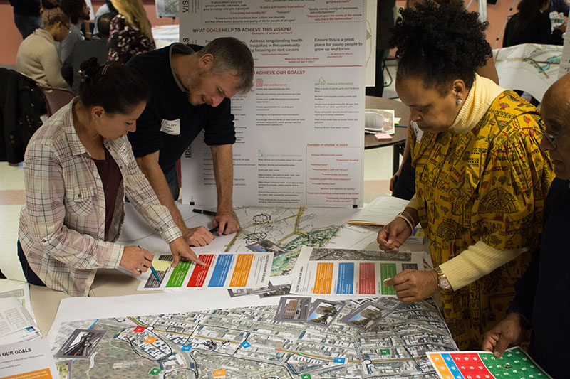 Workshop Participants engage in activities at the Southern Boulevard Visioning Workshop held on 10/20/2018 at Fannie Lou Hamer High School - photo 2