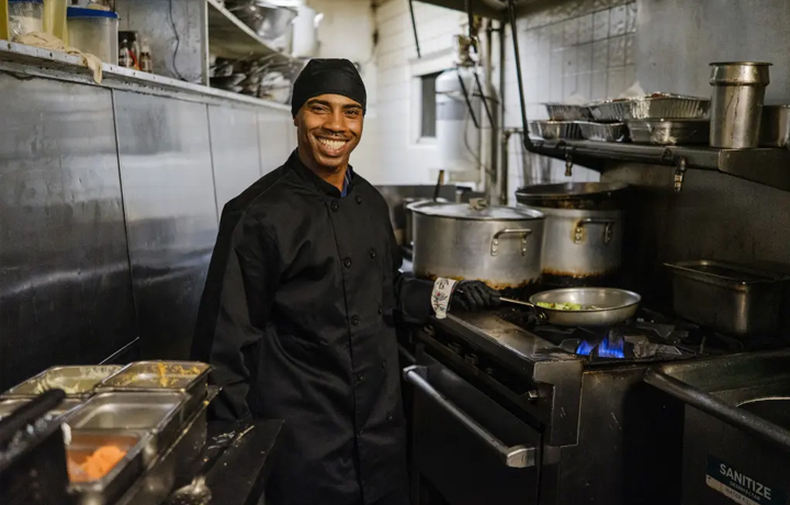 NYC ex-cons slice and dice their way through new culinary training program