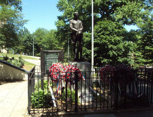 Statue in Doughboy Plaza
                                           