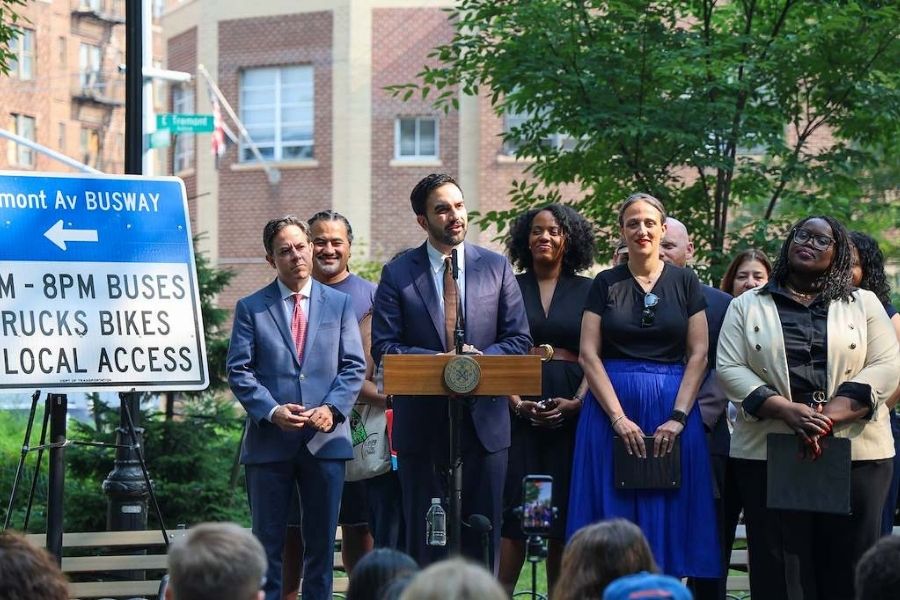 Mayor Mamdani announces the start of construction of the Tremont Avenue Busway.