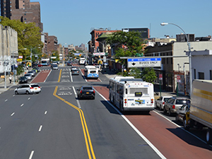 Offset bus lane Offset bus lane