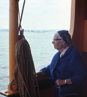 Dorothy Day aboard the Staten Island Ferry during the 1970s. (Photo Credit: Department of Special Collections and University Archives, Raynor Memorial Libraries, Marquette University)