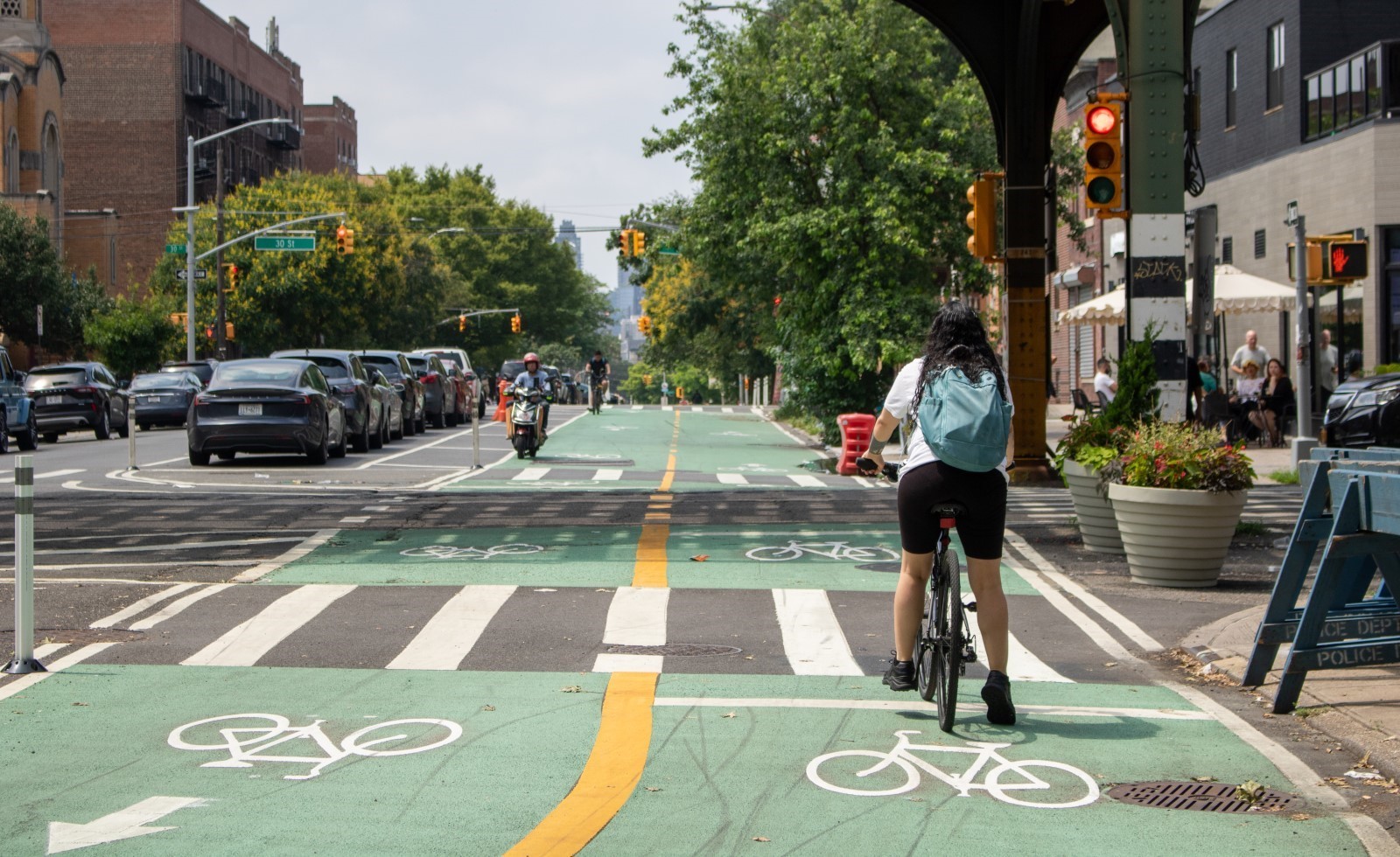 Dedicated cycling space along 31st Avenue connects New Yorkers to existing bike infrastructure while enhancing safety for all road users.