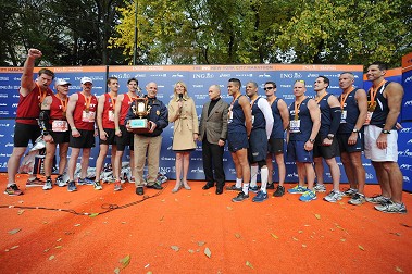 The FDNY receives the Mayor's Cup