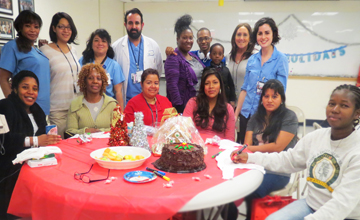 NNICU Staff Spreads Holiday Cheer to New Moms