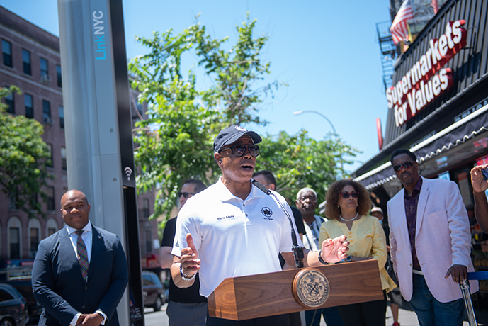 Mayor Adams, CTO Fraser, and LinkNYC Unveil First Link5G Kiosk in New York City