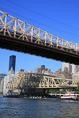 Willis Avenue Bridge being towed up the East River - image 11